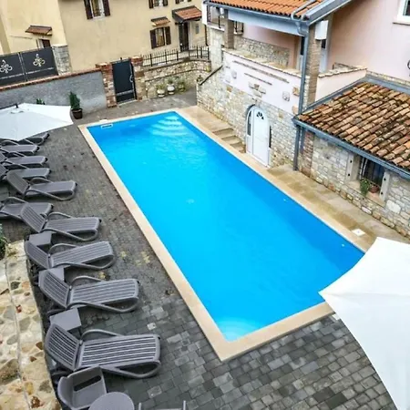 Fiorela 2 By Interhome Πόρετς
