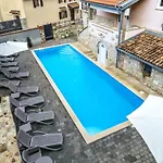 Fiorela 2 By Interhome Porec